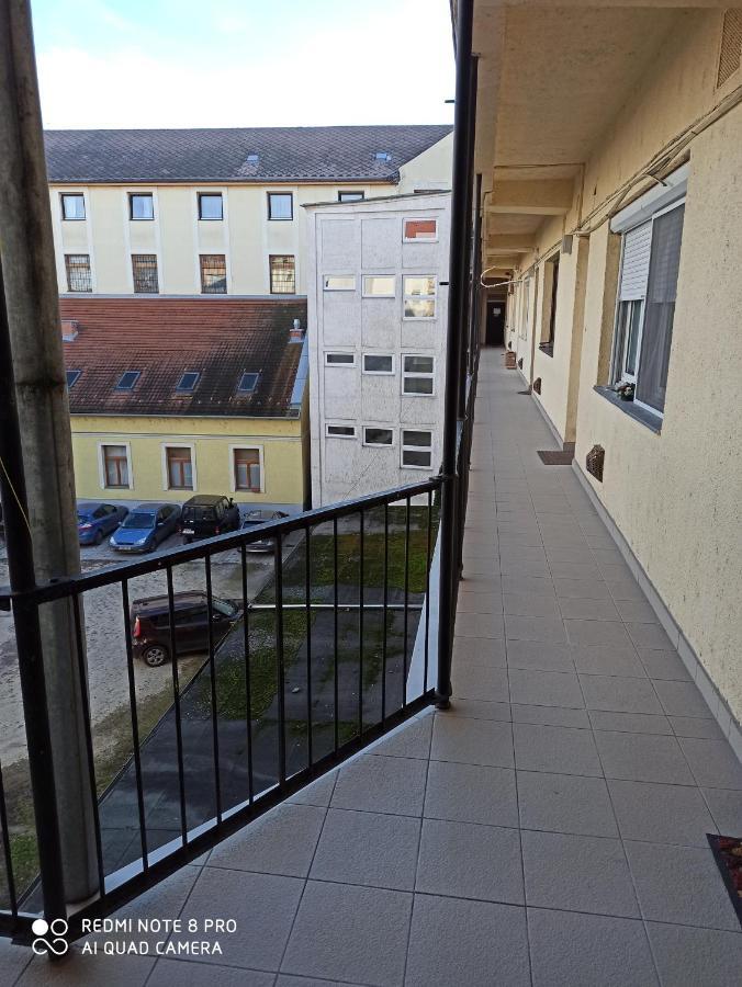 Centrum 2 Apartman Szolnok Exteriör bild