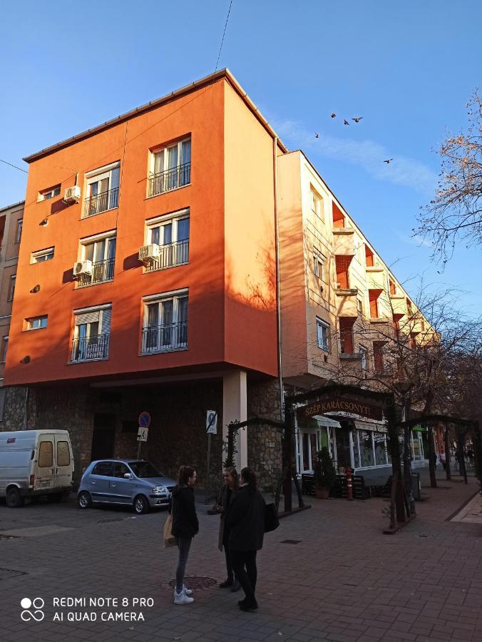 Centrum 2 Apartman Szolnok Exteriör bild