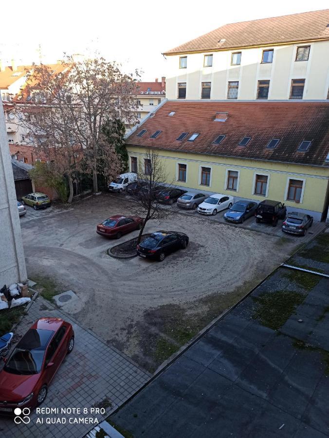 Centrum 2 Apartman Szolnok Exteriör bild